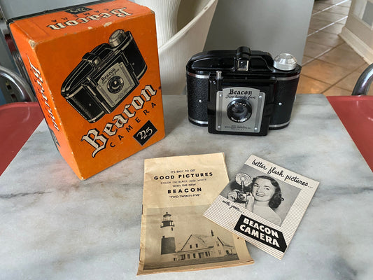 1950’s Beacon Two Twenty Five Film Camera | In Original Bix | Vintage Beacon Bakelite Camera