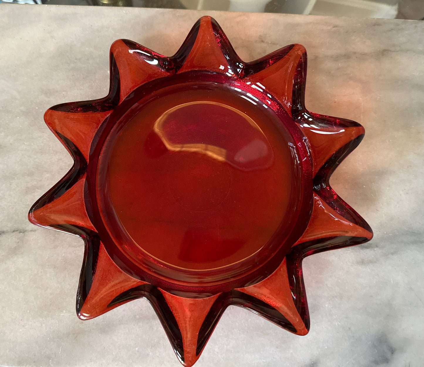 Vintage Red Sun Ashtray ir Tricket Dish | Heavt Red Glass Star Sun Ashtray