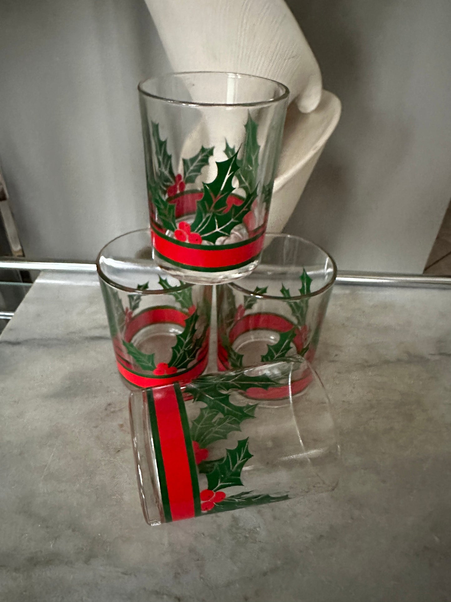 Libbey Holly & Berries Christmas Rock Glasses Tumblers set of 4