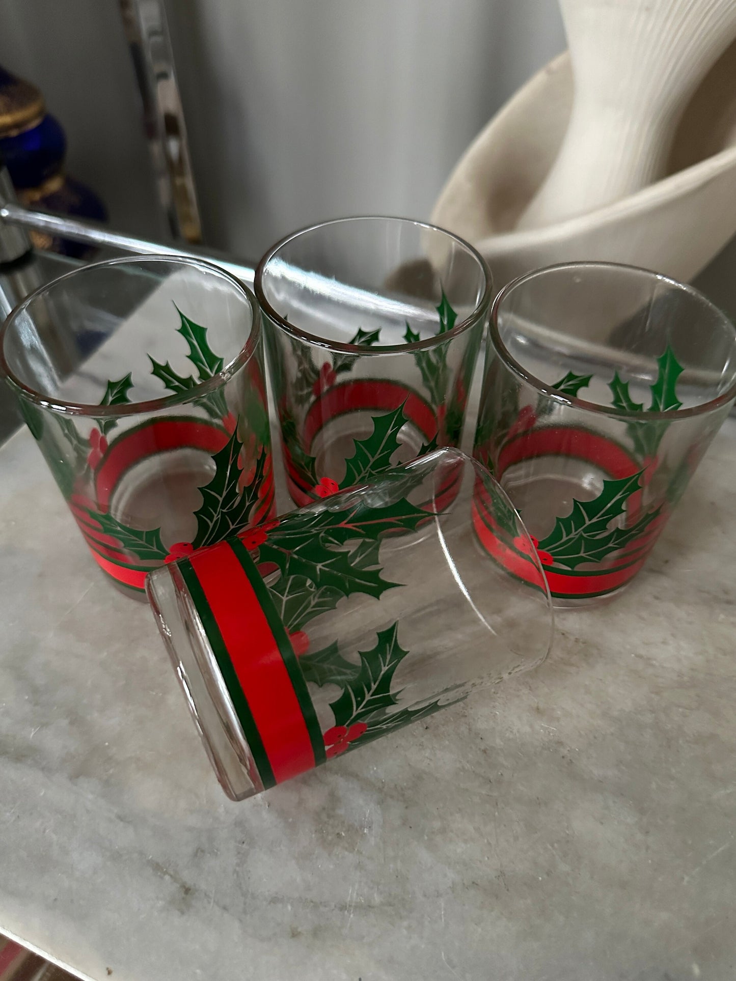 Libbey Holly & Berries Christmas Rock Glasses Tumblers set of 4