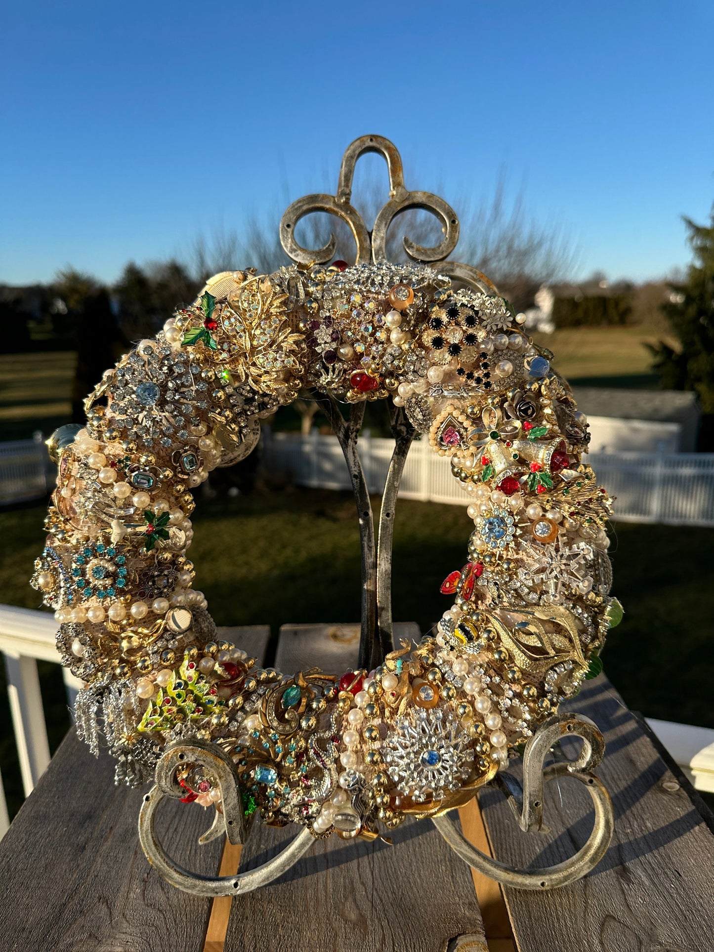 Vintage Jewelry Wreath Art | Vintage Brooches Earrings Md Pins