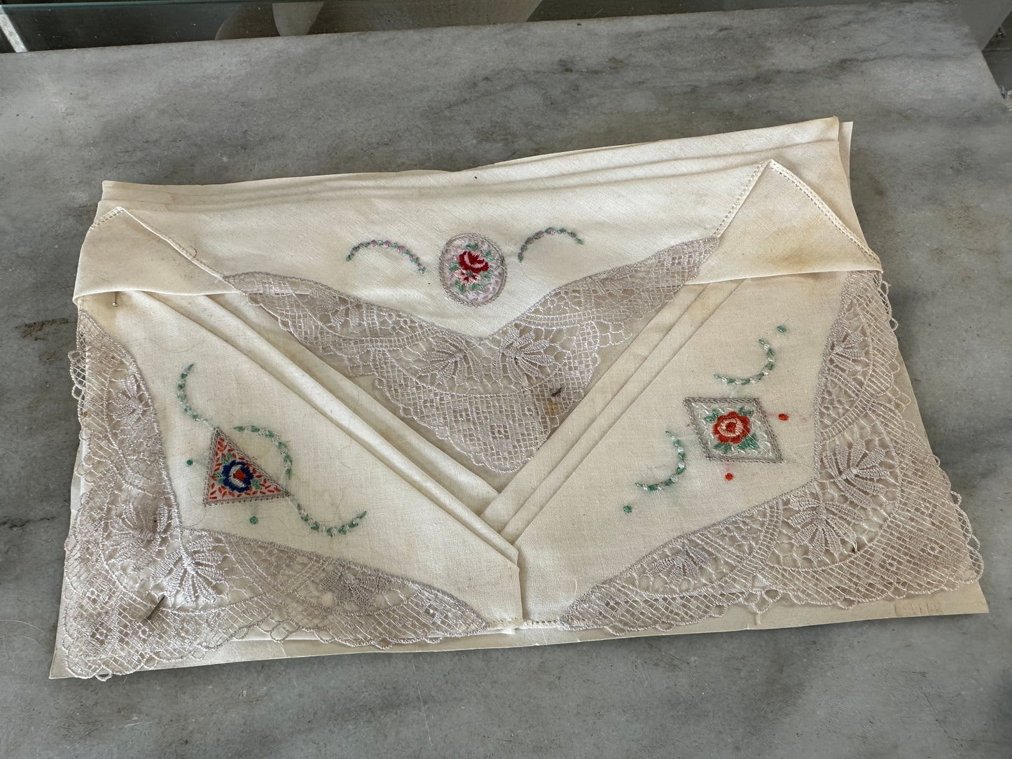 4 Vintage NOS  Linen and Crocheted Hankies - Gorgeous Ivory and  Pastel Colors Hankies - Vintage Bridal Wedding Hankie