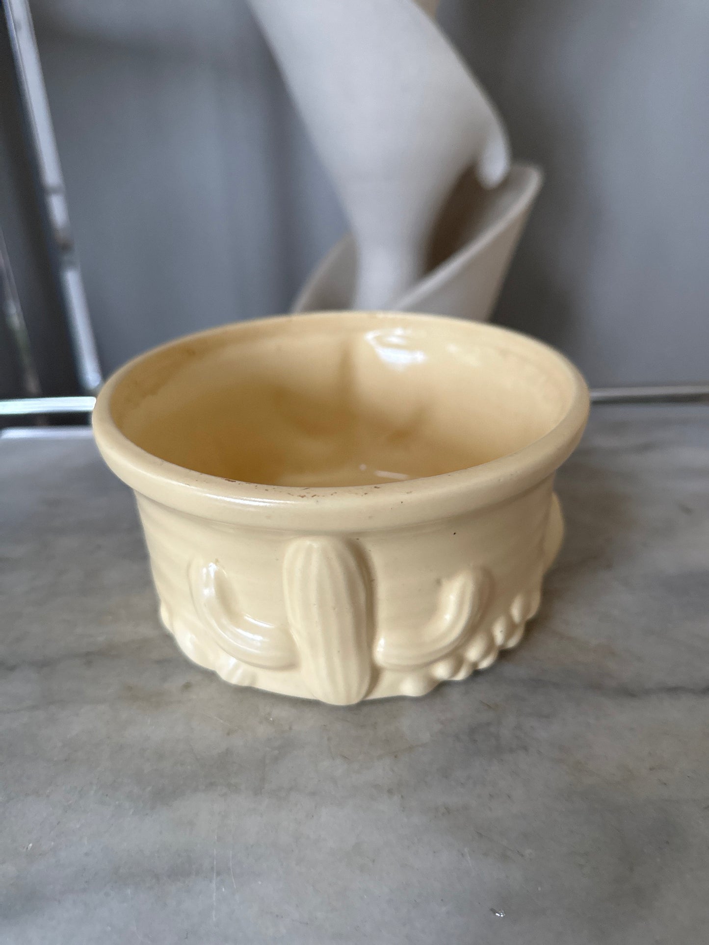 Rare Vintage Haeger USA Ivory Cactus Planter Bowl